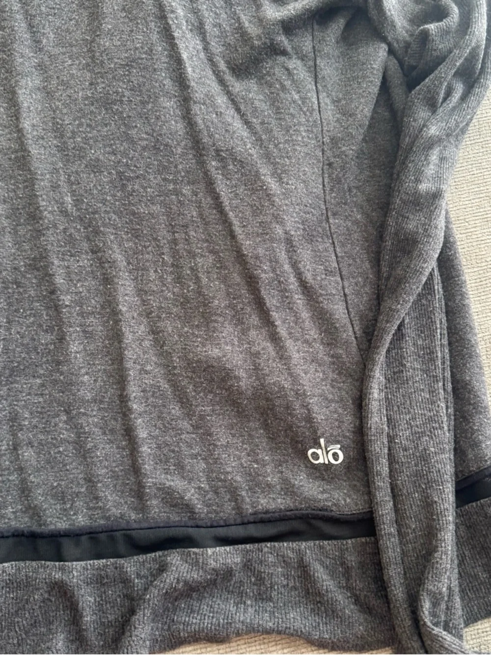 ALO Yoga Women’s Charcoal Gray Lightweight Hoodie Sweater